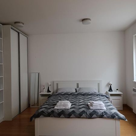White Apartment Belgrade Extérieur photo