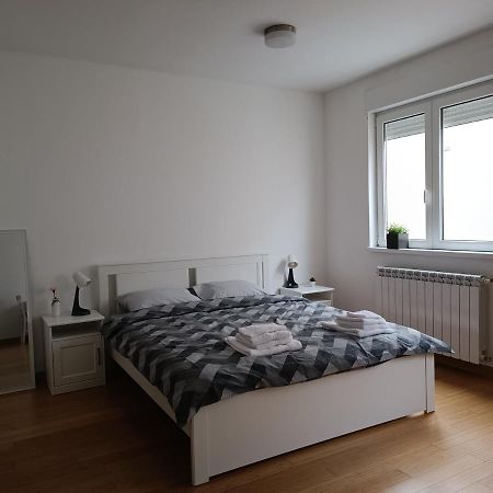 White Apartment Belgrade Extérieur photo