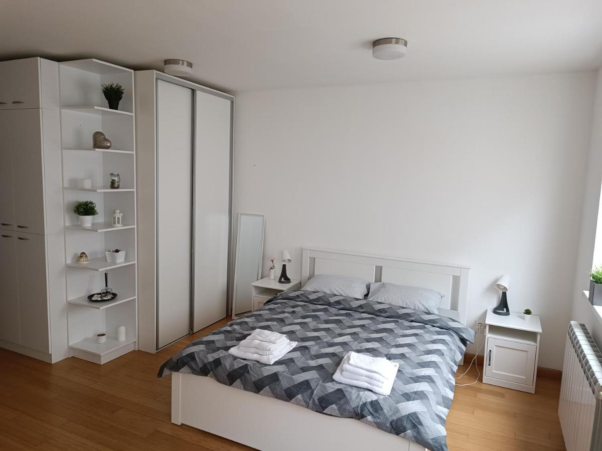White Apartment Belgrade Extérieur photo