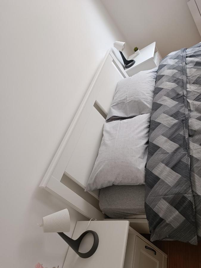 White Apartment Belgrade Extérieur photo